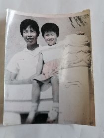 手工上色的母女照片