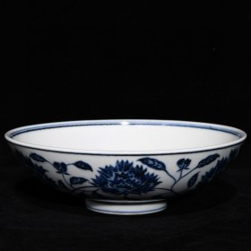 宣德青花缠枝花卉纹碗，高6cm直径20.2c