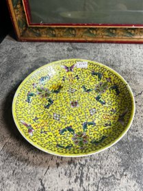 567瓷，70年代左右，19厘米景德镇黄地粉彩洋莲双喜碟子一块1y