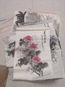 ‌董国振的绘画国画一批将近30张 董国振在书画领域有着显著的成就。他曾获得第九届“永福杯”重阳·老兵·书画展的国画二等奖‌‌。此外，他还是一位指导老师，曾指导中国娃参与北京冬奥组委的活动‌‌。