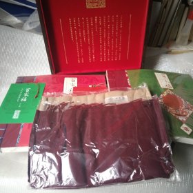 百家福个人传记自写丛书，男人卷，女人卷，百家福珍藏版红木手工合，百家福男女珍藏版手工传记书，线装(十二大开本，彩色古线装，简子折叠页，法国欧维斯经典艺术纸，百家福男女珍藏版翡翠手工书签2个，百家福男女珍藏版羊绒巾2条1OO分%羊毛，全新，盒精装，实物图，大16开