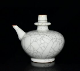 明成化哥窑开片壶【10.7x12cm】