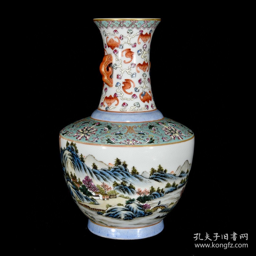 清乾隆粉彩山水亭台楼阁纹双耳瓶，25.5×17厘米