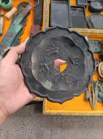 唐代黑漆古铜镜