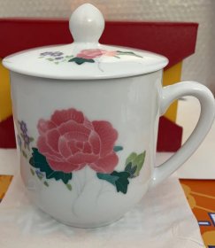 茶杯一庆祝建国七十周年全国第二十八届票证收藏文化交流大会一中国一长沙一2019年10月一中国醴陵。