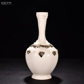 唐邢窑白瓷褐彩贴塑蝴蝶纹胆瓶
古董收藏瓷器