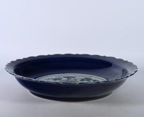 明永乐祭蓝釉五彩葡萄纹赏盘，高5.5×28.5厘米