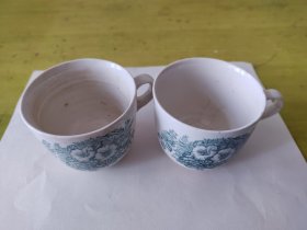 七十年代兰色的花瓷杯一对