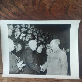 1964年，毛泽东接见著名科学家李四光