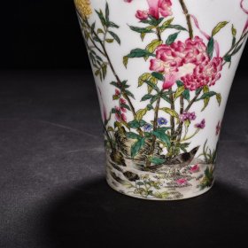 瓷器 清雍正珐琅彩花鸟纹梅瓶 高26厘米 宽11.5厘米
