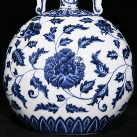 瓷器 明青花缠枝花卉纹扁瓶，高26.5厘米直径23厘米