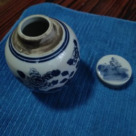 仿古青花瓷小罐一个（10