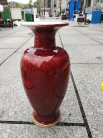 中国钧瓷瓶，高度约37*14cm，玻璃釉质，开片极为漂亮。底款，坪山钧窑。