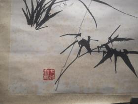 民国或解放初，水印郑板桥兰竹图大中堂，印的非常好，看之很像真迹，后人剪掉了过去裱的上下天地装了镜框，两边老裱完好，包老