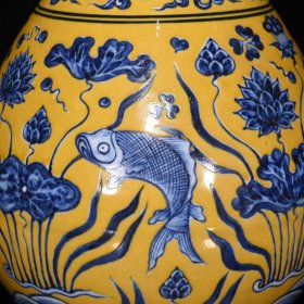 明宣德黄地青花鱼藻纹玉壶春瓶尺寸33*21厘米