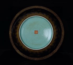 清雍正乌金釉珐琅彩描金唐卡人物盘子；3.8x43.3厘米