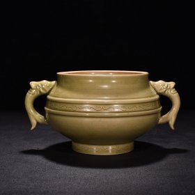 五代秘色越窑青瓷炫纹双耳炉 高10厘米 宽22厘米 900