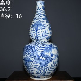 大清康熙年制高档青花复窑花卉龙纹葫芦瓶，价位小贵。 高度：36.2厘米 直径：16厘米