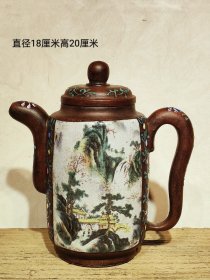 精品彩绘紫砂壶，纯手工精致打造，包浆厚重，磨损自然，用砂细腻，色泽光润，手感圆滑，造型端庄周正，敦厚古朴，品相完整，成色如图