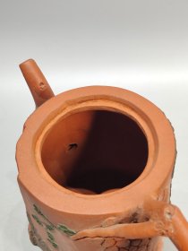 老珍藏，《楊鳯年製》底款，盖款［鳯年］，松桩老紫砂壶一把，包浆自然，保存完整，收藏的佳品。