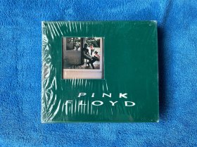 Pink Floyd - Ummagumma，2CD，94年英版，纸盒外套有Pink Floyd字样，国内代工压盘，比较少见，介意国内盘的勿扰，平克弗洛伊德，带海报，外壳磨痕，CD1盘面轻微痕迹但毛细纹多，CD2盘面轻微痕迹