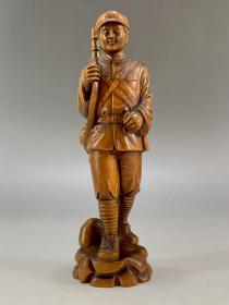 黄杨木雕刻，红军摆件，红色文化
