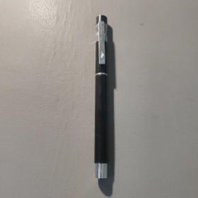 笔：黑色银边钢笔 笔尖写着iridium point paris     共1件售   盒十五 其他品牌