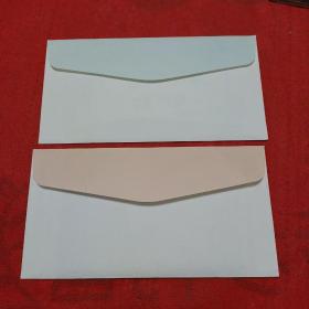 顾漫作品豪华典藏版信封2个·微微一笑很倾城信封:内含书签5枚、明信片1枚、龟漫访谈卡1枚、书单1枚)、彬彬来吃信封(内含书签6枚、明信片1枚、龟漫访谈卡1枚)