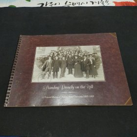 A Pictorial History of Wichita State University 1895-1995  威奇托州大学画报史1895-1995