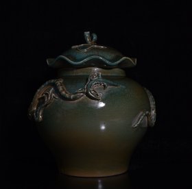 元枢府款窑变釉贴塑龙纹荷叶盖罐，高31×27厘米