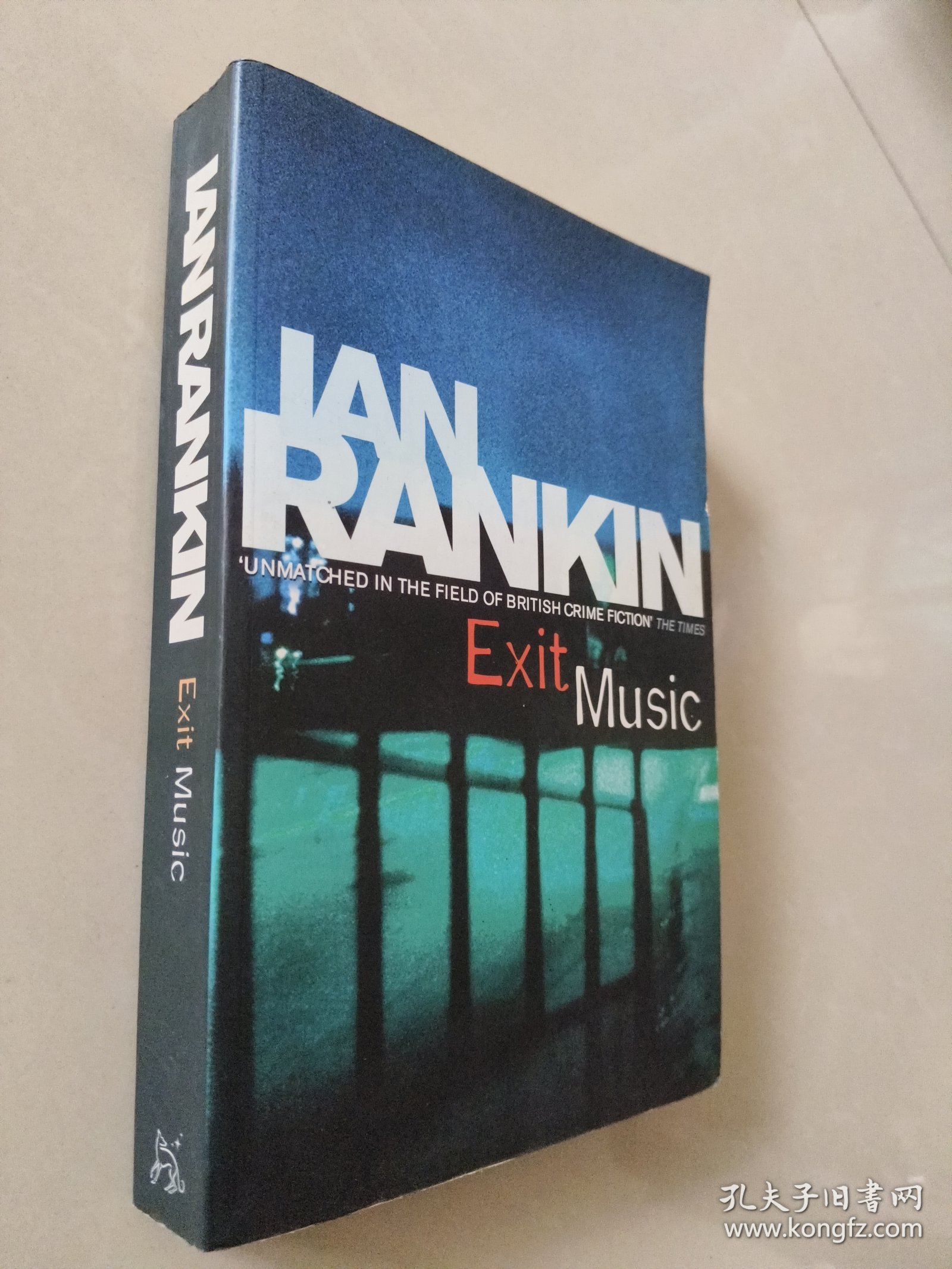 Exit Music 英文原版 16开 较厚