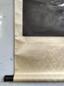 约七八十年代旧拓本，元代赵孟頫绘观音像拓片立轴一副，原装裱，整体尺寸150x58厘米，画心尺寸90x50厘米 包老保真包拓片