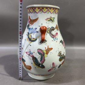 清乾隆粉彩蝴蝶象耳尊