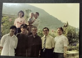 彩色照片（幸福的全家照）