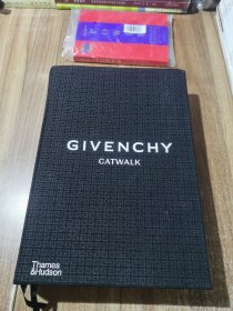GIVENCHY CATWALK