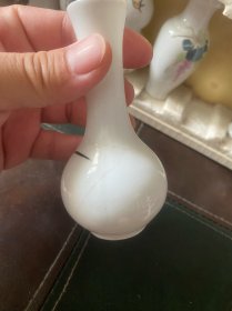 小花瓶，老式小花瓶，有两个有瑕疵，具体请看图