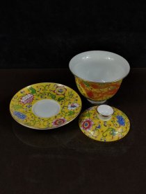乾隆年制，珐琅彩龙凤纹茶杯