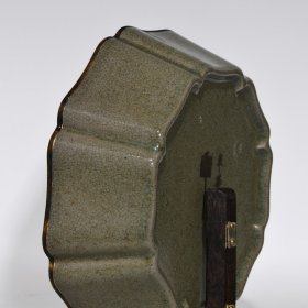 汝窑包口刻诗花口洗