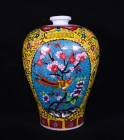 大明宣德掐丝珐琅彩花鸟纹梅瓶，39×28厘米