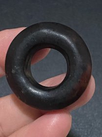 高古老玉玉环袈裟环，皮壳包浆自然，越盘越漂亮。