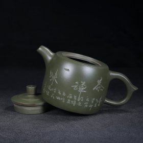 品名：井栏壶 底款：顾景舟 尺寸：16/9cm 容量：300cc 紫砂分类：原矿民国绿泥