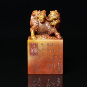 回流典藏品辛未年篆刻家【小池】刻石，寿山石雕刻麒麟印章，石质坚硬，细腻透亮，包浆浑厚，镂空工艺，纹路清晰呈现，收藏观赏之佳品！