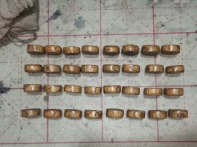 罕见漂亮的清代手工雕刻老象棋袖珍小象棋，精致典雅全套完好