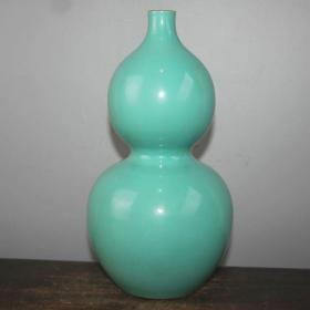 松石绿彩葫芦瓶
