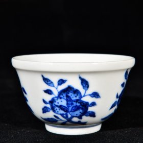 大清乾隆年制松柴烧青花寿桃纹酒杯茶杯 高4.7径7.8厘米1