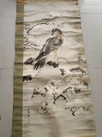 日本国画大师/荒木宽亩/独立白鹤图立轴，画芯58×130厘米，整轴68×180厘米，原装原裱 纸本绫裱，木轴头，品相如图老旧污渍，折痕破损，裱边残缺，裱头天杆挂绳残缺！包老保真放心收藏