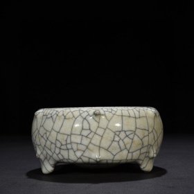 宋官窑三足鼓钉洗 7.5*16厘米 900