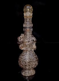 Z大清宫廷珍藏保真水晶鼻烟壶，一件精美的工艺品，洁白、剔透，折射着迷人的五彩之光，净重量138g