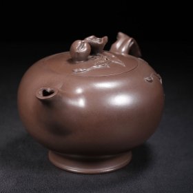 品名：寿桃。底款：朱可心