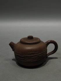 老珍藏，小品《荆溪徐制》底款，老紫砂壶一把，保存完整，收藏的佳品。